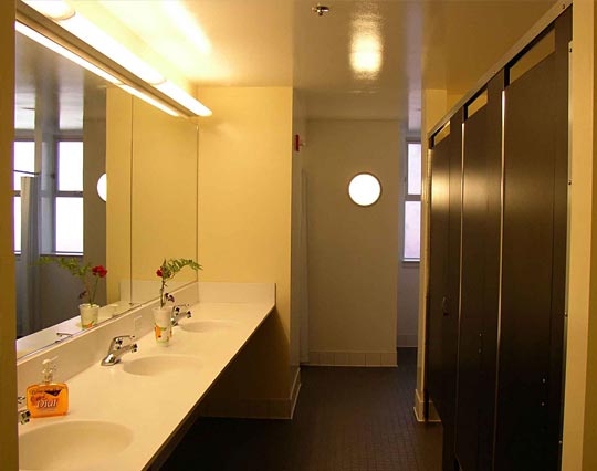 Illuminazione bagno moderno foto ~ avienix.com for . Lampadari per bagni moderni